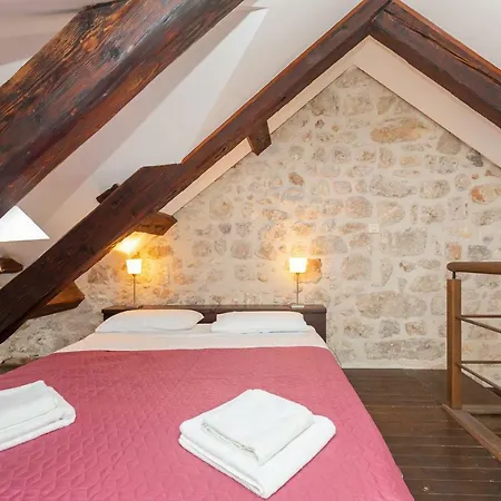 Apartman Bona Palace *